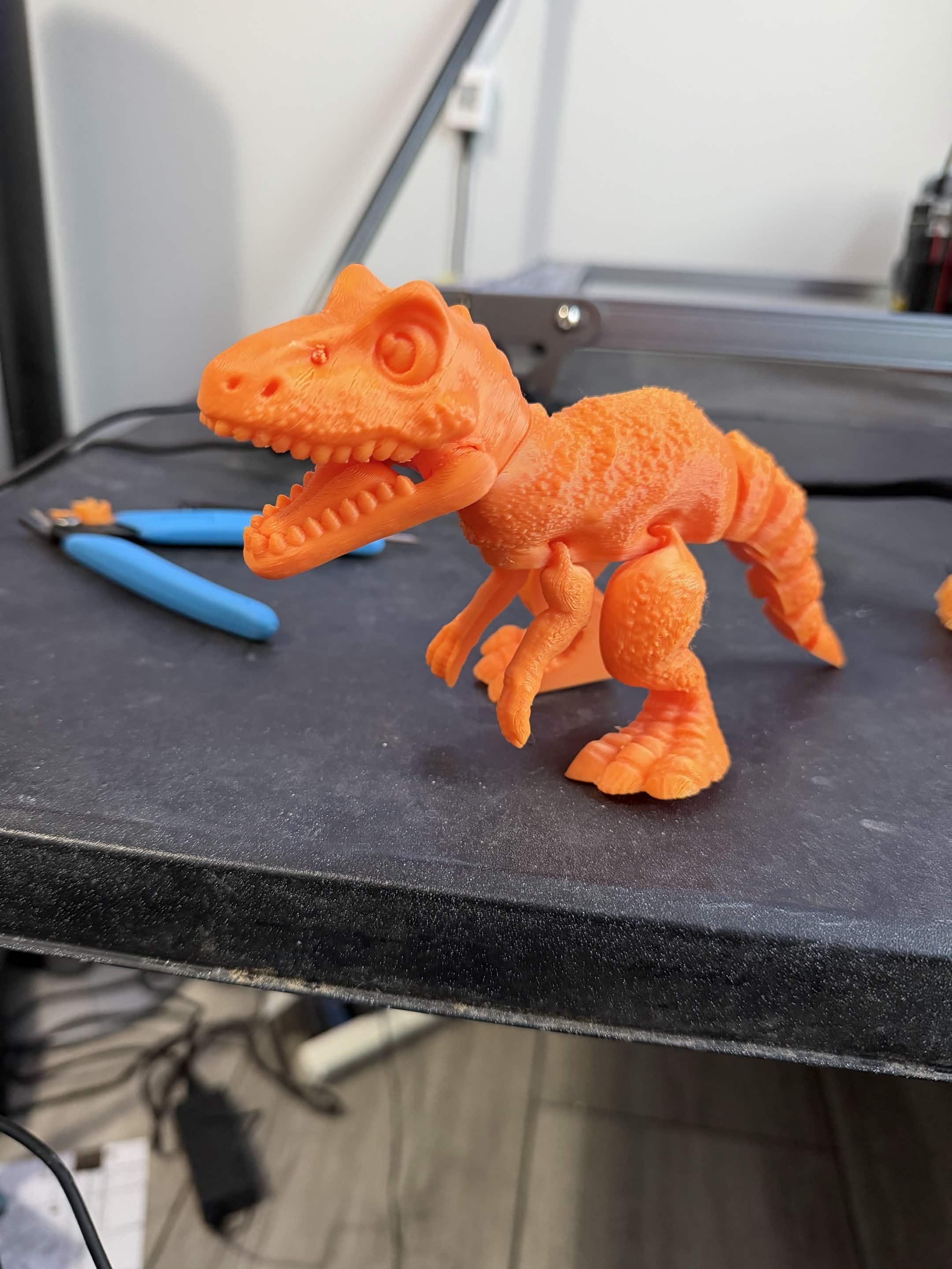 🦖 Mini 3D Printed Dinosaur – Articulated & Fun!